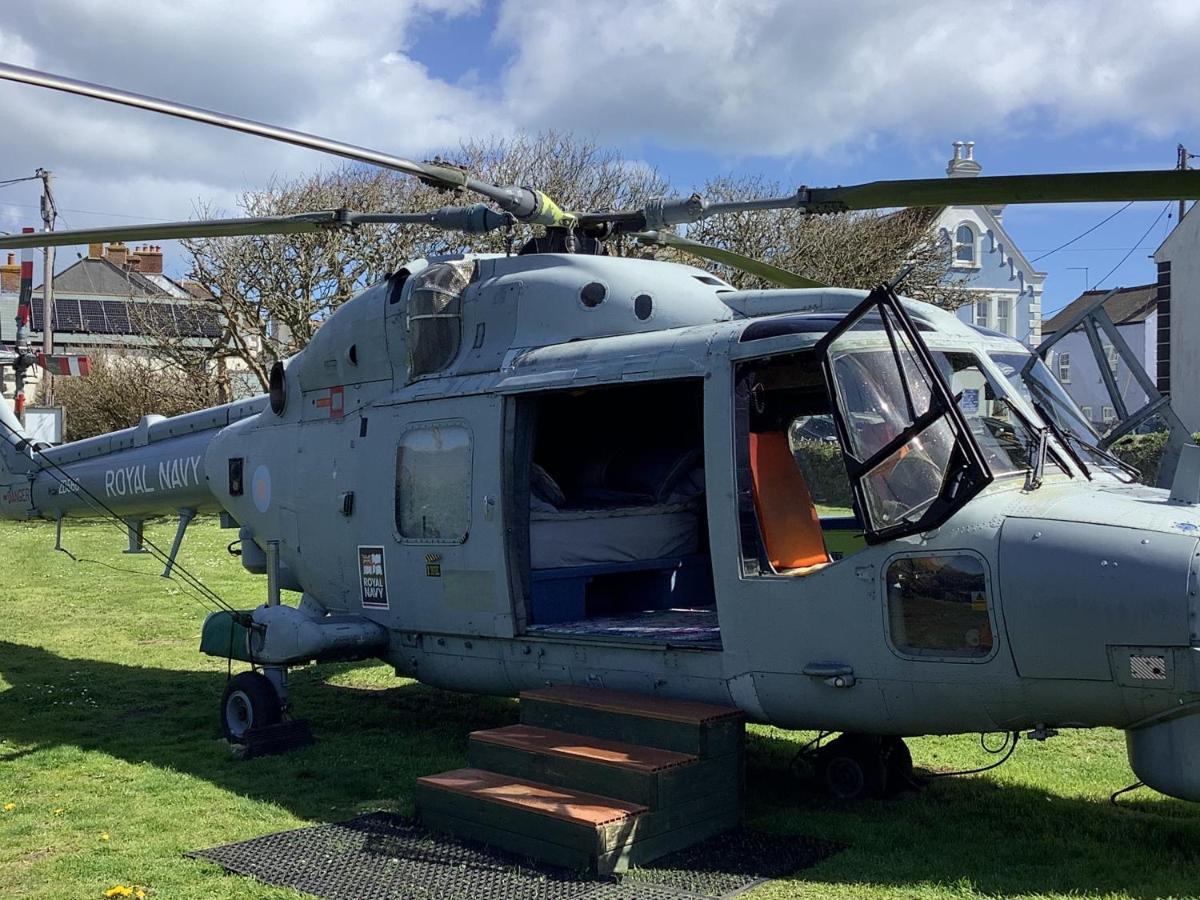 ليزارد Haelarcher Farmhouse And Helicopter B&B المظهر الخارجي الصورة