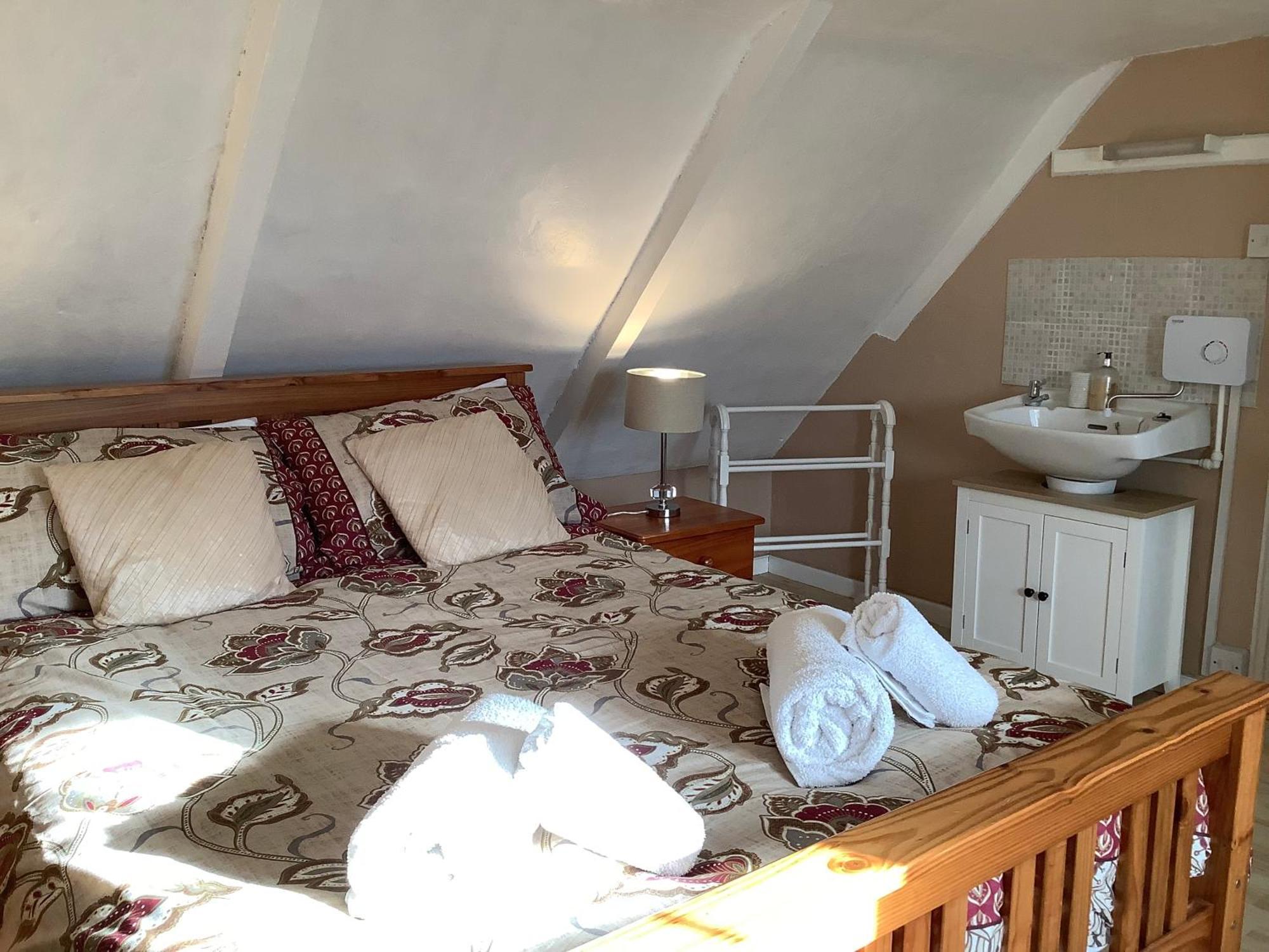 ليزارد Haelarcher Farmhouse And Helicopter B&B المظهر الخارجي الصورة