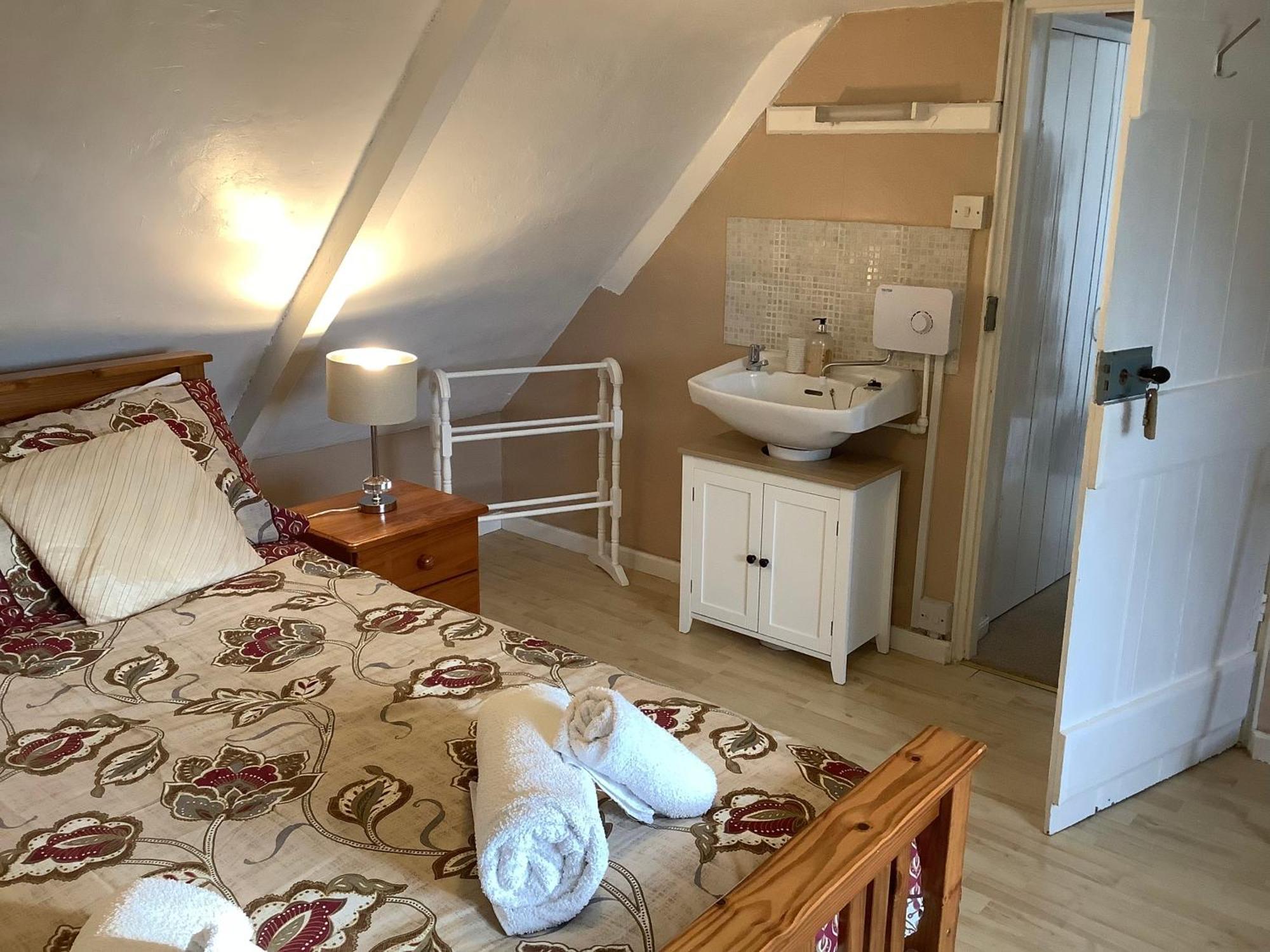 ليزارد Haelarcher Farmhouse And Helicopter B&B المظهر الخارجي الصورة